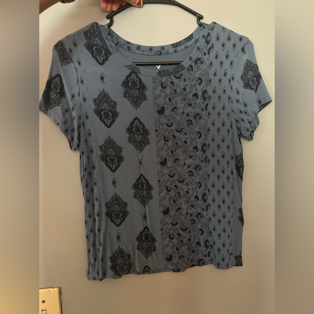 American Eagle Outfitters Blue Patterned Short Sleeve Tee
